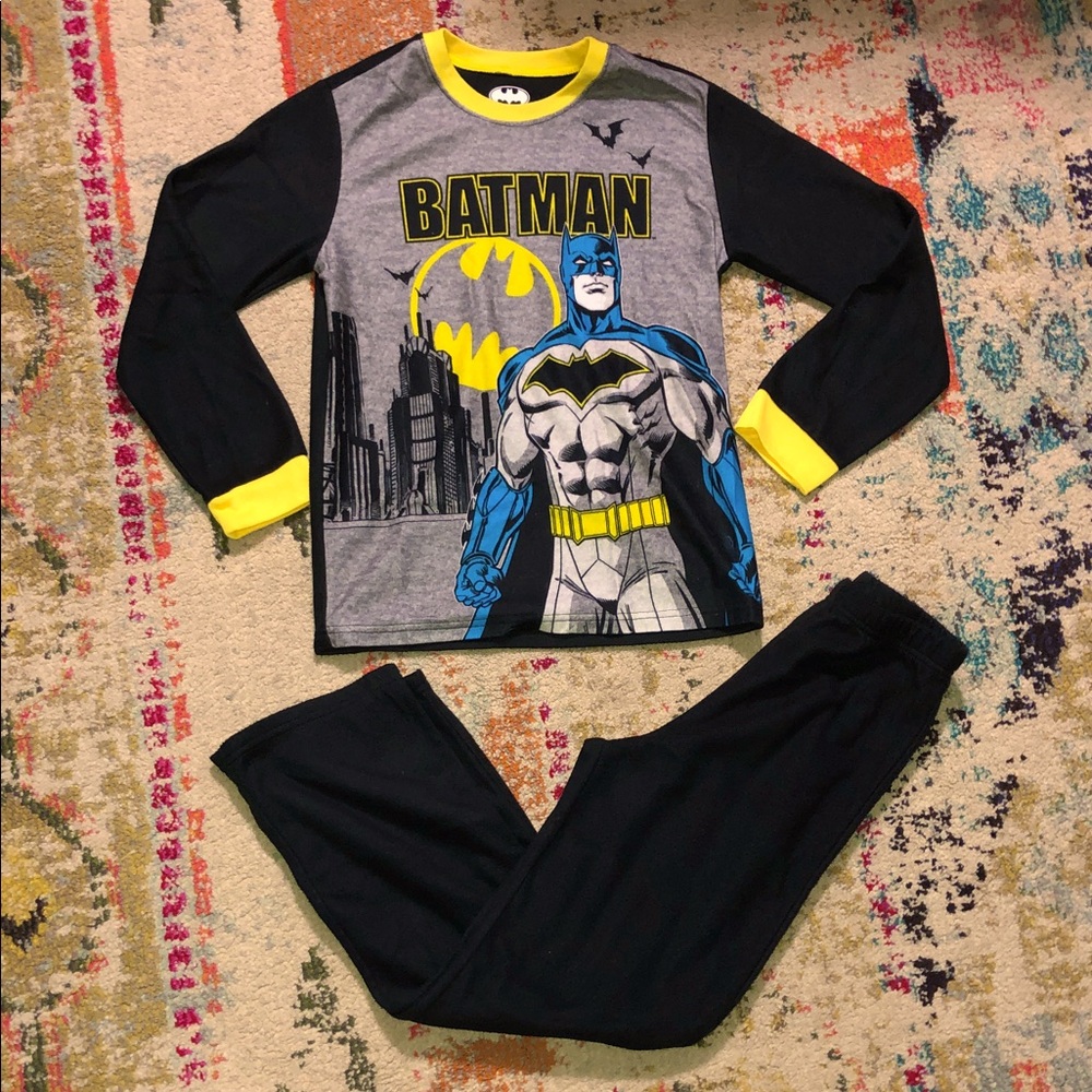 🧜🏼‍♀️3 for $15 listing!🧜🏼‍♀️ Batman pjs